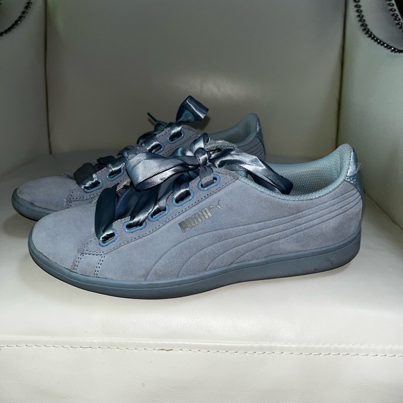 **SOLD** Puma Vikky for Satin Baby Blue - Picture 4 of 10